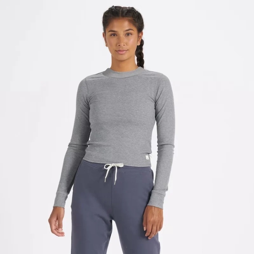 Vuori Gray Long Sleeve Crewneck Top